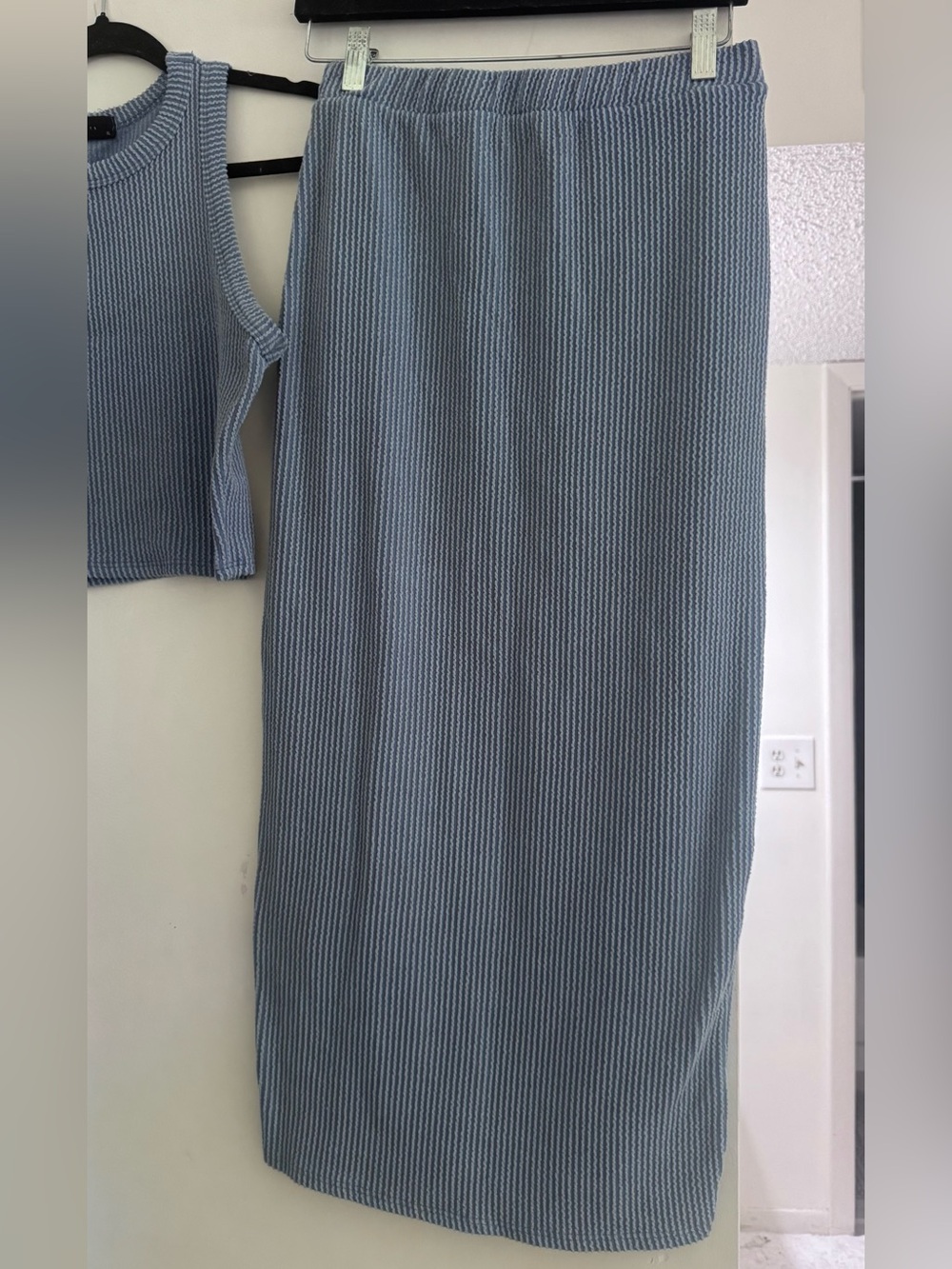Saints Blue Ribbed Knit Two Piece Set Cropped Tank & Midi Skirt. XL - Picture 4 of 12